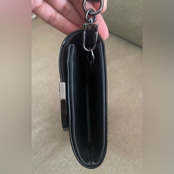 Louis Vuitton Vernis Rossmore MM Noir Magnetique - Picture 11 of 16